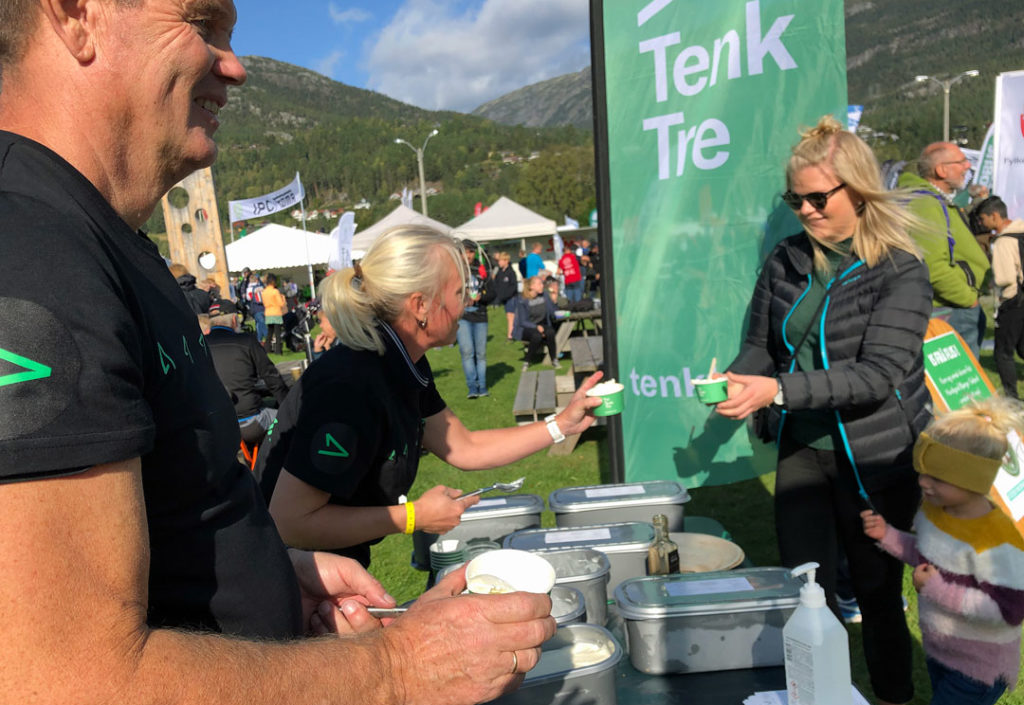 Bildekavalkade fra Skogtunet Bildekavalkade fra Skogtunet